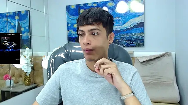 Snapshot of SkinnyBoy_ chatting on September 2025 12:33:02 PM SkinnyBoy online show from September 2025 12:33:02 PM