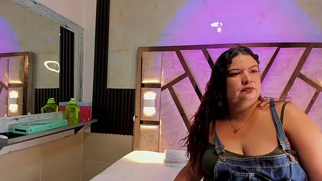 molly sweetee online show from December 2025 01:43:02 AM