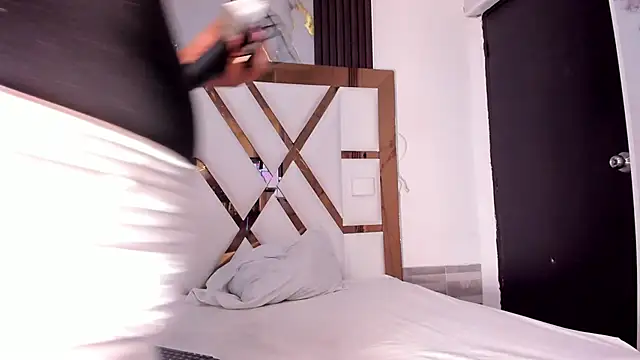 molly sweetee online show from March 2026 01:40:01 AM