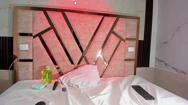 molly sweetee online show from November 2025 01:50:01 AM