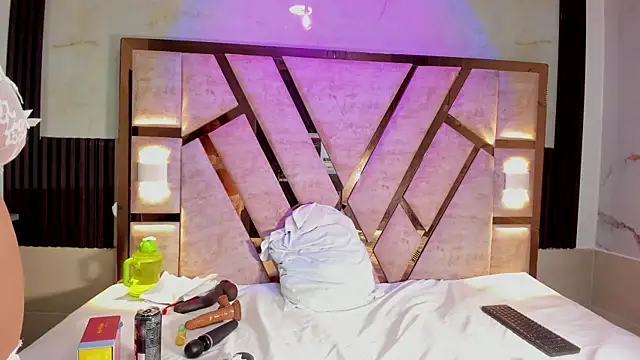 molly sweetee online show from December 2025 01:54:02 AM