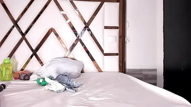 molly sweetee online show from April 2026 01:40:02 AM