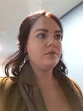 Xladycharme online show from February 2026 09:48:01 PM