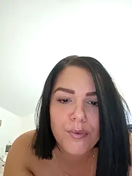 Snapshot of Xladycharme chatting on November 2025 02:06:01 PM Xladycharme online show from November 2025 02:06:01 PM