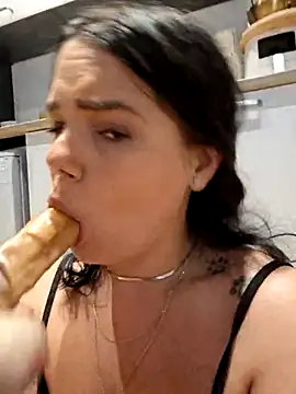 Snapshot of Xladycharme chatting on October 2025 07:57:02 PM Xladycharme online show from October 2025 07:57:02 PM