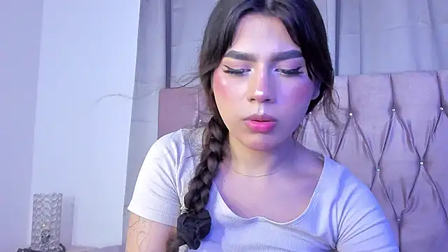 Snapshot of Ashley_piinkk_ chatting on March 2025 05:43:02 AM Ashley piinkk  online show from March 2025 05:43:02 AM