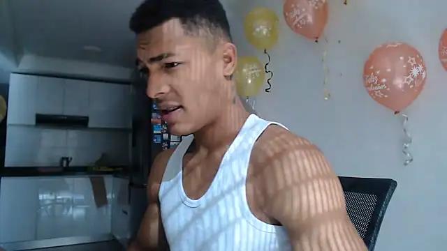 Snapshot of Jhonyblack_1 chatting on May 2026 01:11:02 PM Jhonyblack 1 online show from May 2026 01:11:02 PM