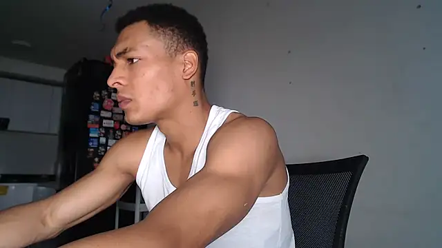 Snapshot of Jhonyblack_1 chatting on May 2026 04:35:01 PM Jhonyblack 1 online show from May 2026 04:35:01 PM