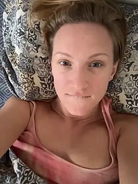 Snapshot of UmaTruewoman chatting on June 2026 02:00:02 AM UmaTruewoman online show from June 2026 02:00:02 AM