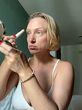 Snapshot of UmaTruewoman chatting on July 2026 03:08:01 AM UmaTruewoman online show from July 2026 03:08:01 AM