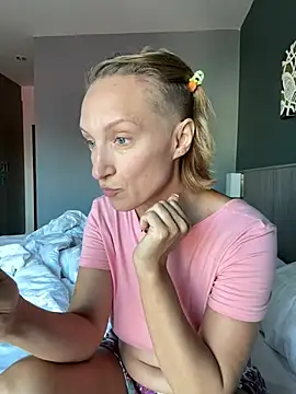 UmaTruewoman online show from April 2026 01:42:01 AM