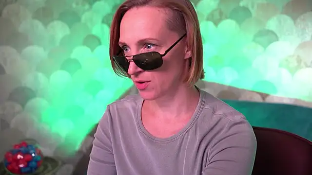 UmaTruewoman online show from December 2025 05:51:01 AM