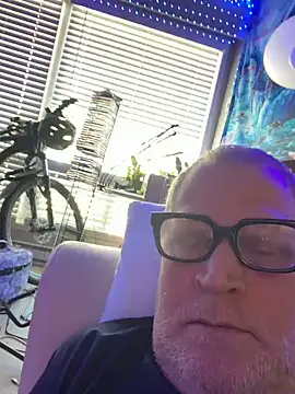 Mimmoromeo1973 online show from March 2026 10:24:02 PM