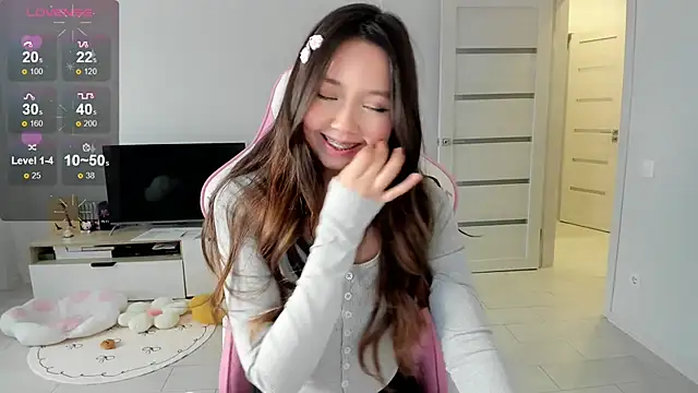 Snapshot of Fluffy_Rose chatting on May 2026 10:36:01 AM Fluffy Rose online show from May 2026 10:36:01 AM