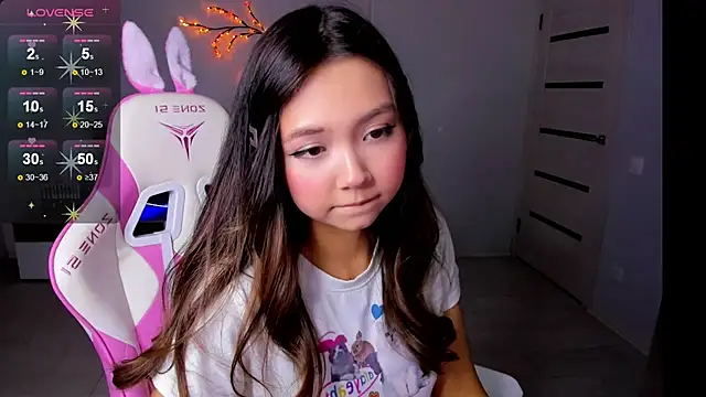 Snapshot of Fluffy_Rose chatting on October 2025 11:57:02 AM Fluffy Rose online show from October 2025 11:57:02 AM