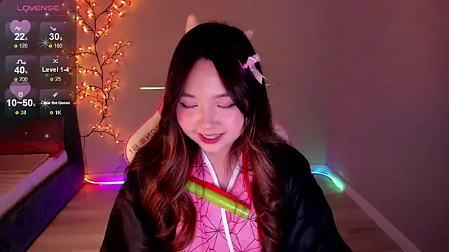 Snapshot of Fluffy_Rose chatting on October 2025 05:53:02 PM Fluffy Rose online show from October 2025 05:53:02 PM