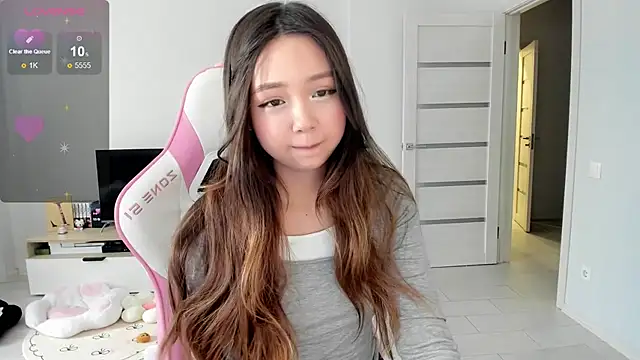 Snapshot of Fluffy_Rose chatting on May 2026 03:04:02 AM Fluffy Rose online show from May 2026 03:04:02 AM
