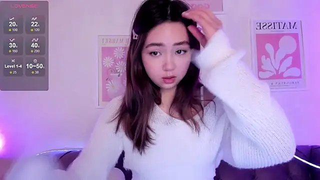 Snapshot of Fluffy_Rose chatting on January 2025 01:57:02 AM Fluffy Rose online show from January 2025 01:57:02 AM