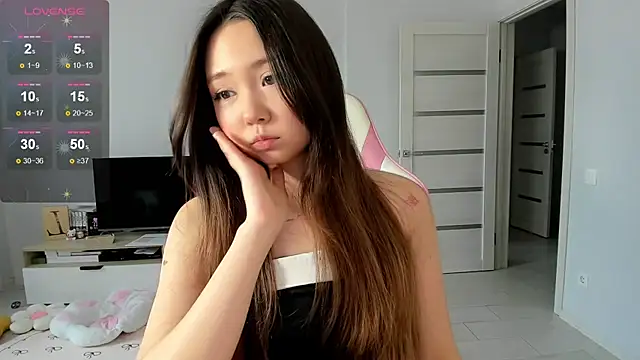 Snapshot of Fluffy_Rose chatting on April 2026 04:14:01 AM Fluffy Rose online show from April 2026 04:14:01 AM