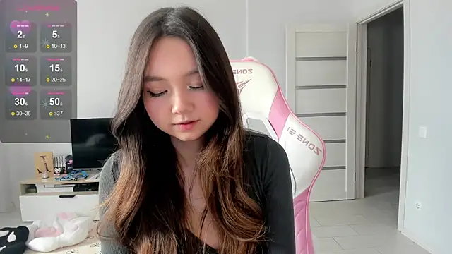Snapshot of Fluffy_Rose chatting on May 2026 04:08:02 AM Fluffy Rose online show from May 2026 04:08:02 AM