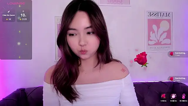 Snapshot of Fluffy_Rose chatting on February 2025 08:18:02 AM Fluffy Rose online show from February 2025 08:18:02 AM