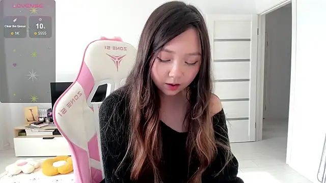 Fluffy Rose online show from June 2026 01:11:01 AM