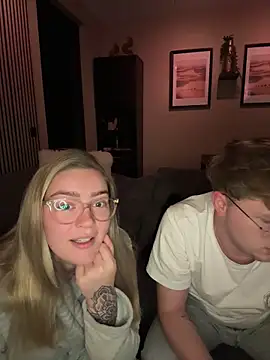 xX HotCouple Xx online show from September 2025 08:04:02 PM