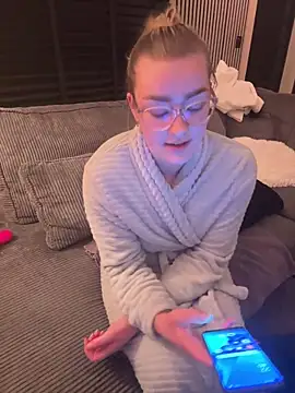 xX HotCouple Xx online show from December 2025 09:42:02 PM
