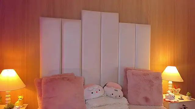 CaseyPiierce online show from November 2025 08:23:01 PM