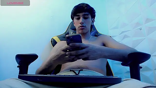 Snapshot of Jake_tripp chatting on March 2025 06:20:02 AM Jake tripp online show from March 2025 06:20:02 AM