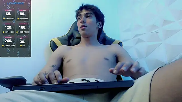 Snapshot of Jake_tripp chatting on February 2025 06:45:02 AM Jake tripp online show from February 2025 06:45:02 AM