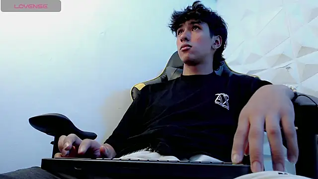 Snapshot of Jake_tripp chatting on March 2025 04:51:02 AM Jake tripp online show from March 2025 04:51:02 AM