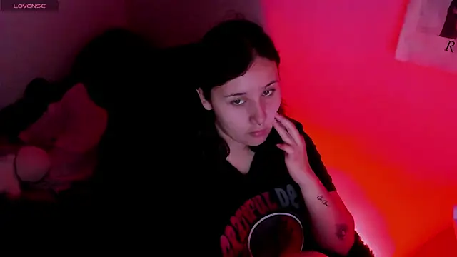 bonnie moon  online show from May 2026 08:01:01 PM