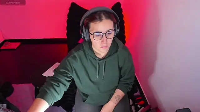 bonnie moon  online show from February 2026 08:27:01 PM