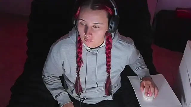 bonnie moon  online show from October 2025 10:30:01 PM