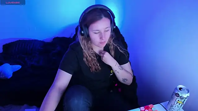 bonnie moon  online show from April 2026 04:25:02 PM