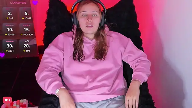 bonnie moon  online show from February 2026 08:43:01 PM