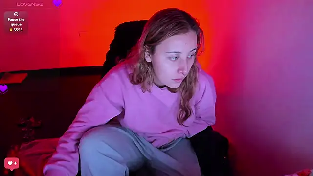 bonnie moon  online show from March 2026 04:30:02 PM