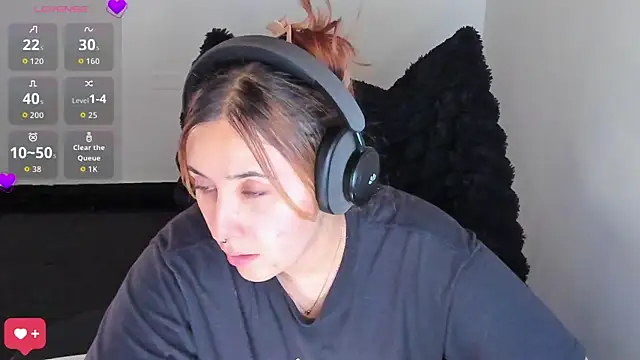 bonnie moon  online show from February 2026 07:46:01 PM