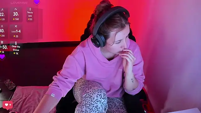 bonnie moon  online show from March 2026 08:55:01 PM