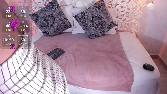 Paiige peach online show from March 2026 11:28:02 AM