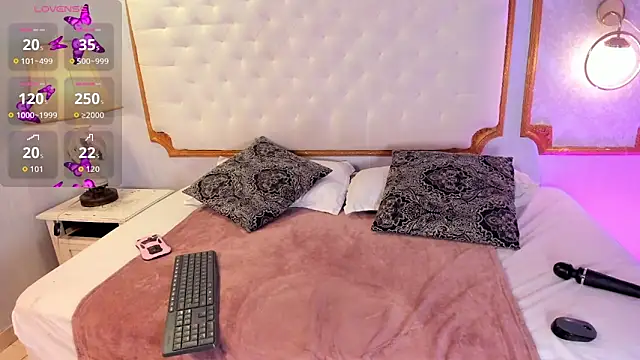 Paiige peach online show from November 2025 11:20:02 AM