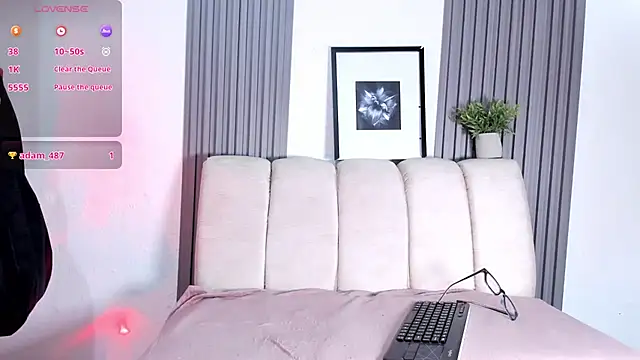 Kayla stern  online show from March 2026 06:48:01 PM