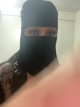 Snapshot of mari_layali chatting on June 2026 01:00:01 AM mari layali online show from June 2026 01:00:01 AM