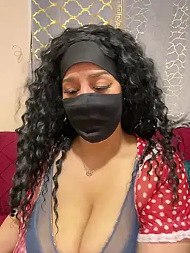 Snapshot of mari_layali chatting on February 2026 11:03:02 PM mari layali online show from February 2026 11:03:02 PM