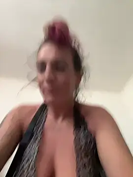 Haleytightlips1986 online show from March 2026 03:27:02 PM