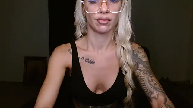 JuicyJanexo online show from September 2025 04:25:01 AM