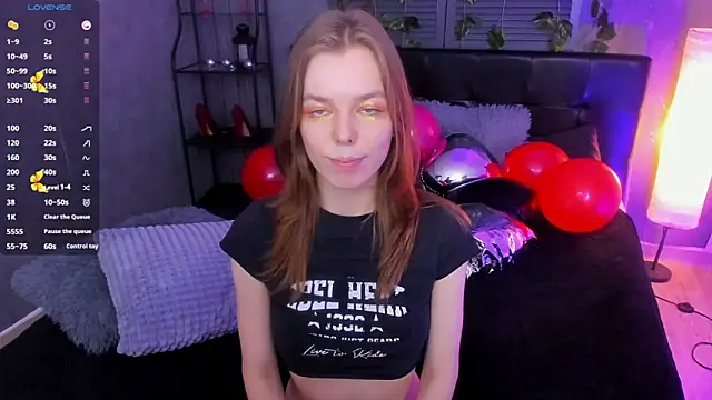 Snapshot of Tina_Tayllor chatting on February 2025 02:33:02 PM Tina Tayllor online show from February 2025 02:33:02 PM