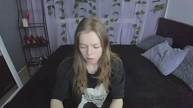 Snapshot of Tina_Tayllor chatting on October 2025 11:24:02 PM Tina Tayllor online show from October 2025 11:24:02 PM