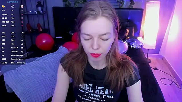 Snapshot of Tina_Tayllor chatting on February 2025 05:30:02 PM Tina Tayllor online show from February 2025 05:30:02 PM